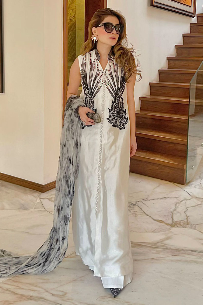 Picture of Areej Fatima In White Hawk